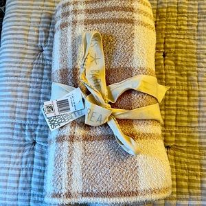 Oversized plush cream and white scarf